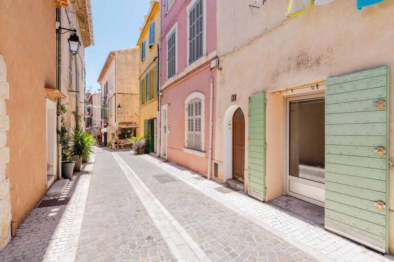 Droit au port par Dodo-a-Cassis Exterior foto